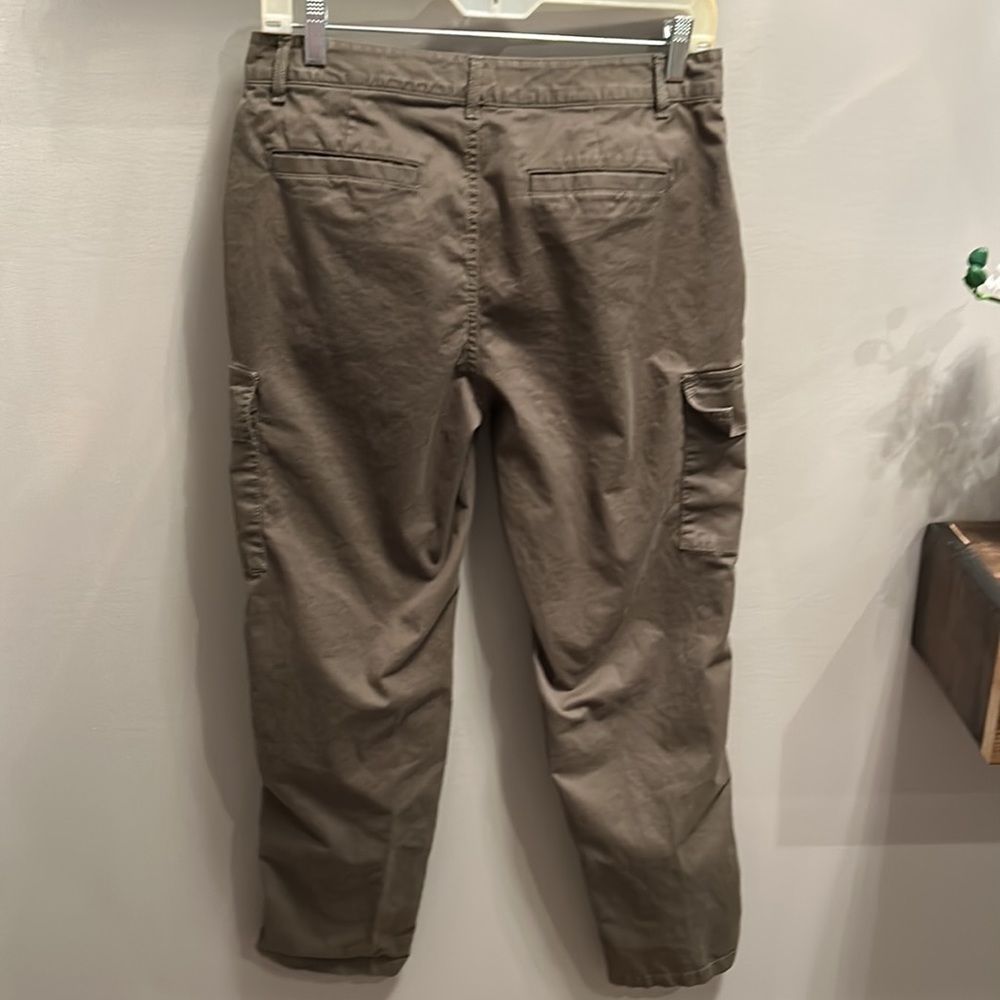 Banana Republic Army Green Cargo Pants, Size 4 - Picture 4 of 5